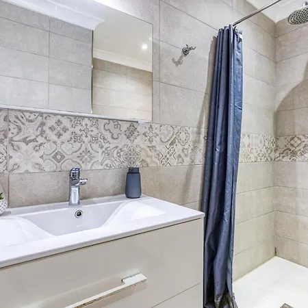 Contemporary 2-bedroom Escape Lejlighed