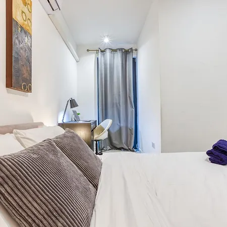 Contemporary 2-bedroom Escape *