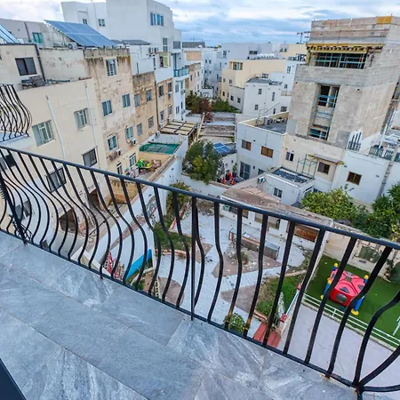 Contemporary 2-bedroom Escape Apartment